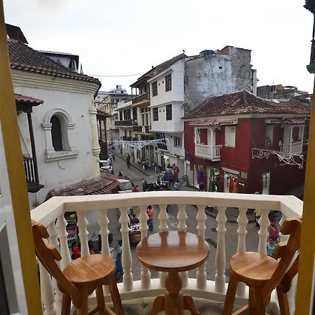 Balcones 203 *